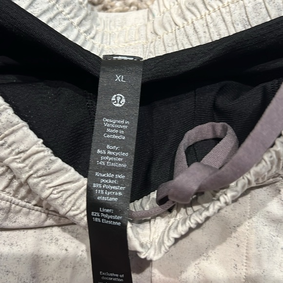 Like new lululemon - Picture 2 of 3
